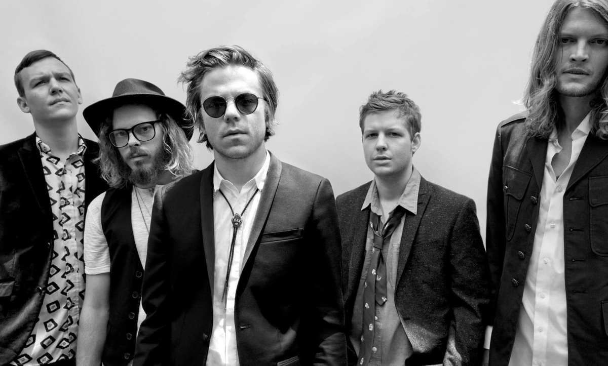 CAGE THE ELEPHANT ESTRENA “OUT LOUD” 
